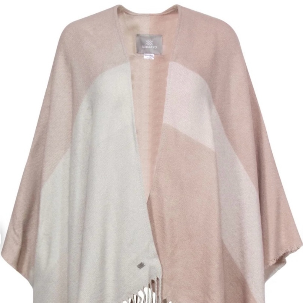 Soia & Kyo - Light Pink & Cream Colorblocked
Open Poncho w/ Scarf Hem OS